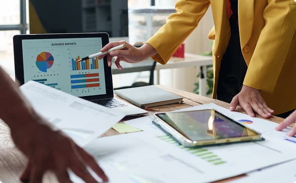 Voice assistant for administrative and sales support departments